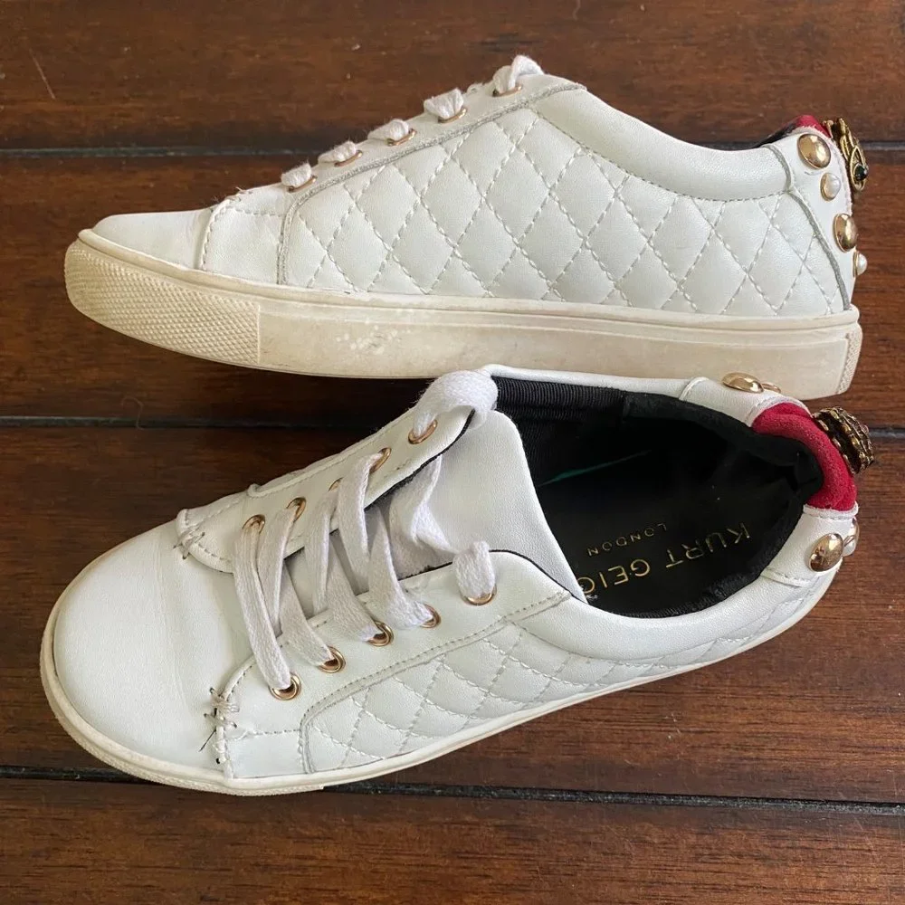 Kurt Geiger little‎ girls white sneakers shoes sz 1 quilted logo charm embossed